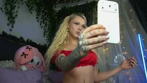 Aliana Vamboo online show from 14, 2, 2026