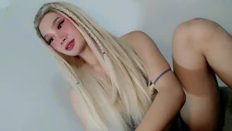 Snapshot of touch_my_body1 chatting on 28, 5, 2026 iloveyou AZ online show from 28, 5, 2026