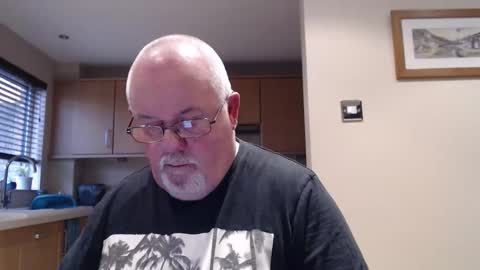 Snapshot of touchwood25 chatting on 1, 5, 2026 TOUCHWOOD25 online show from 1, 5, 2026