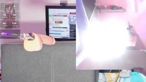 Snapshot of touk_kira chatting on 14, 11, 2025 touk_kira online show from 14, 11, 2025