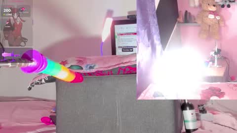 Snapshot of touk_kira chatting on 2, 12, 2025 touk_kira online show from 2, 12, 2025