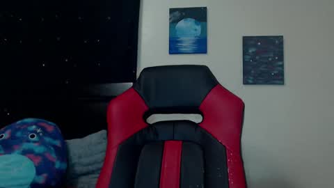 Lilly Miss Mistress Goddess Maam Queen Boss online show from 17, 12, 2024