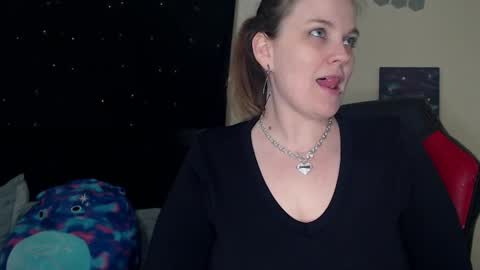 Lilly Miss Mistress Goddess Maam Queen Boss online show from 22, 2, 2025