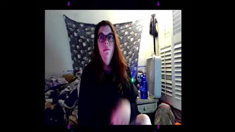 Toxiclove1311 online show from 15, 11, 2025