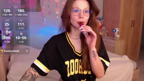 Snapshot of toxkiss chatting on 5, 11, 2025 toxkiss online show from 5, 11, 2025