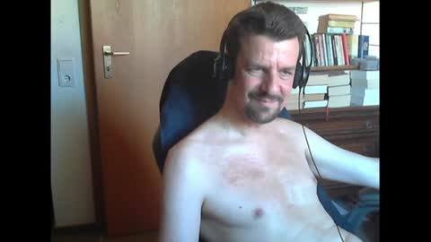 Snapshot of tpraazrd chatting on 1, 8, 2026 tpraazrd online show from 1, 8, 2026