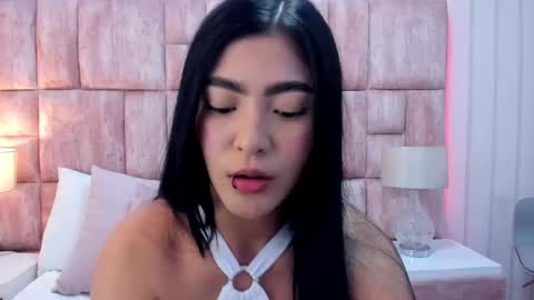 Tracy Daniels online show from 6, 10, 2025