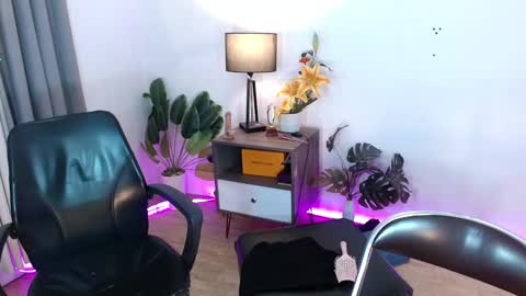 Selena the real cummer online show from 15, 2, 2025