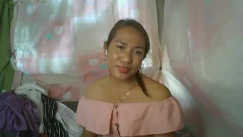 transhottie28 online show from 2, 3, 2025