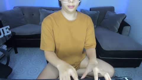 Snapshot of transmanilasue chatting on 16, 2, 2025 Sue online show from 16, 2, 2025