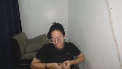 Snapshot of transmanilasue chatting on 16, 10, 2025 Sue online show from 16, 10, 2025