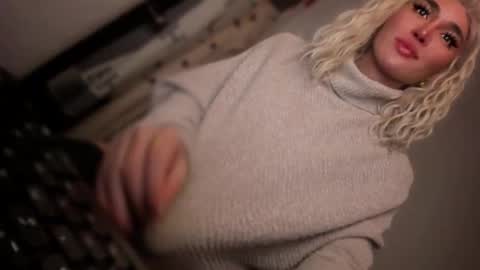 ALMIGHTY GODDESS VALENTINA online show from 5, 11, 2025