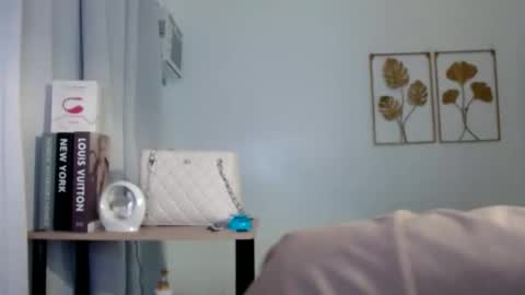 travelergirl online show from 22, 2, 2026