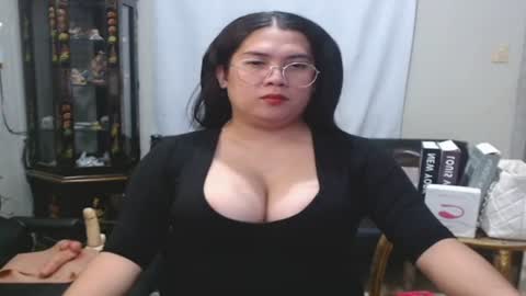travelergirl online show from 4, 7, 2026