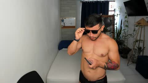 Snapshot of travis_bakerr chatting on 15, 12, 2024 travis bakerr online show from 15, 12, 2024