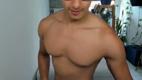 Snapshot of travis_bakerr chatting on 1, 2, 2025 travis bakerr online show from 1, 2, 2025