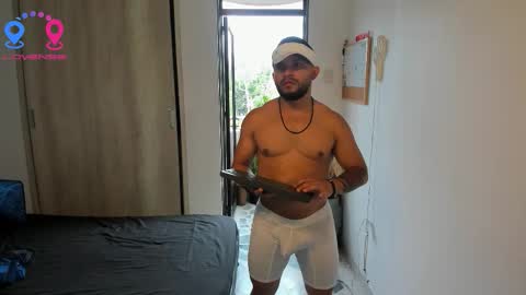 Snapshot of travis_bakerr chatting on 18, 9, 2025 travis bakerr online show from 18, 9, 2025