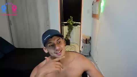 Snapshot of travis_bakerr chatting on 23, 9, 2025 travis bakerr online show from 23, 9, 2025