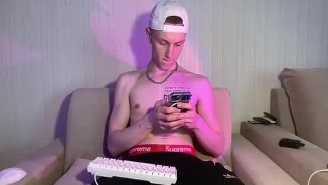 Travis online show from 20, 4, 2026