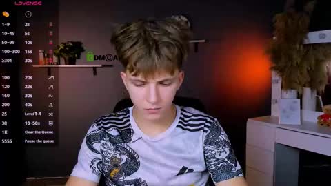 Travis online show from 8, 10, 2025