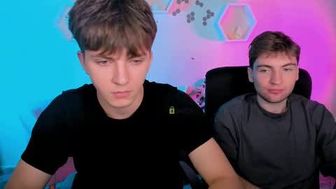 Travis online show from 4, 12, 2025