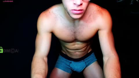 Snapshot of travisdiamonds chatting on 23, 1, 2025 TRAVIS. online show from 23, 1, 2025