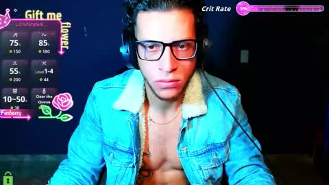 Snapshot of travisdiamonds chatting on 18, 9, 2025 TRAVIS. online show from 18, 9, 2025