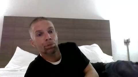 Snapshot of treeburner1 chatting on 18, 10, 2025 TreeBurner1 online show from 18, 10, 2025