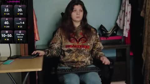 TreeJeanne online show from 25, 10, 2025