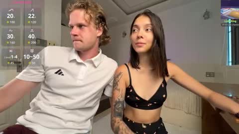 Snapshot of treezyny chatting on 21, 12, 2025 Sarah And Jon online show from 21, 12, 2025