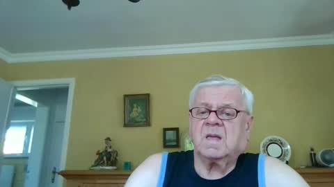 Snapshot of trekbeestje1 chatting on 27, 5, 2026 trekbeestje online show from 27, 5, 2026