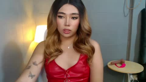 trexie_fucks15 online show from 27, 11, 2025