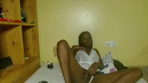 Snapshot of trey_queens chatting on 5, 6, 2026 trey_queens online show from 5, 6, 2026