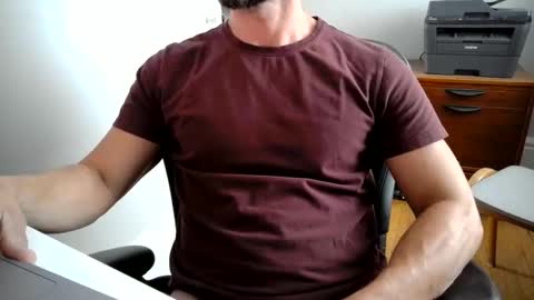 Snapshot of triassthlete chatting on 21, 10, 2025 Tri-Athlete online show from 21, 10, 2025