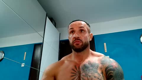 Snapshot of tridentmuscles chatting on 10, 10, 2025 tridentmuscles online show from 10, 10, 2025