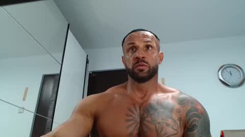 Snapshot of tridentmuscles chatting on 15, 11, 2025 tridentmuscles online show from 15, 11, 2025