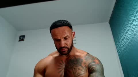 Snapshot of tridentmuscles chatting on 16, 11, 2025 tridentmuscles online show from 16, 11, 2025