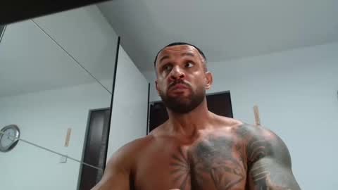 Snapshot of tridentmuscles chatting on 30, 11, 2025 tridentmuscles online show from 30, 11, 2025