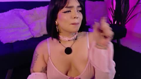 Val martinez  online show from 21, 3, 2026