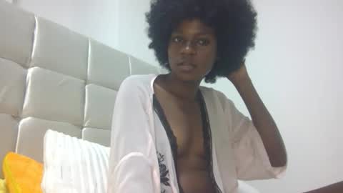 trishaelliee online show from 22, 4, 2026