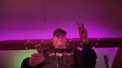 Snapshot of tritonspace chatting on 22, 4, 2026 Triton online show from 22, 4, 2026
