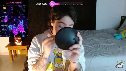 Snapshot of trixie_tangg chatting on 24, 11, 2025 Kitty online show from 24, 11, 2025