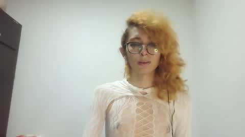 Snapshot of trixy_roses chatting on 9, 3, 2025 Trixy Rose online show from 9, 3, 2025