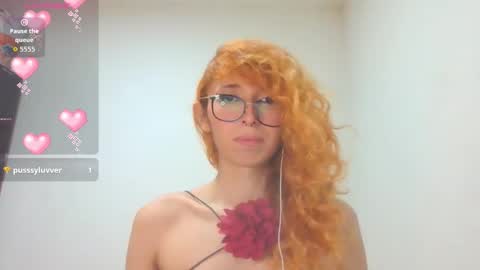 Snapshot of trixy_roses chatting on 22, 11, 2025 Trixy Rose online show from 22, 11, 2025
