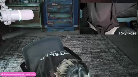 Snapshot of trixyrose chatting on 3, 11, 2025 RixyRose online show from 3, 11, 2025
