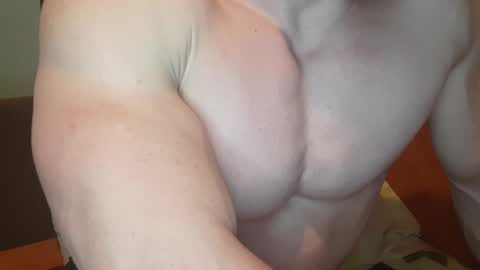 Snapshot of troncq chatting on 30, 1, 2025 Troncq online show from 30, 1, 2025