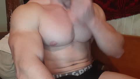 Snapshot of troncq chatting on 4, 2, 2025 Troncq online show from 4, 2, 2025