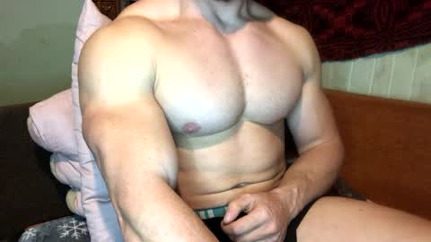 Snapshot of troncq chatting on 11, 3, 2025 Troncq online show from 11, 3, 2025