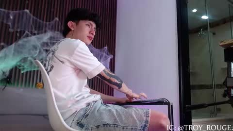 Troy online show from 20, 10, 2025