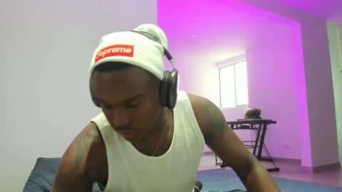 Snapshot of troykhalil chatting on 16, 12, 2025 Troy Khalil online show from 16, 12, 2025